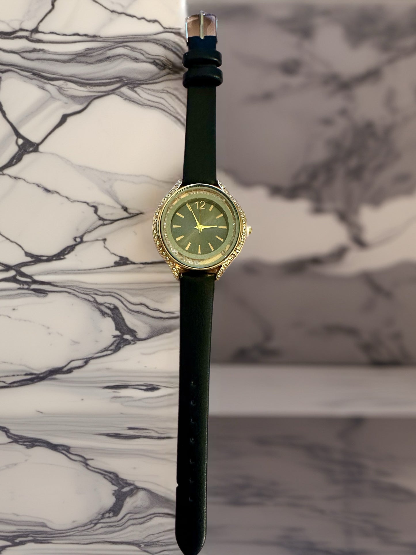 Luxe Radiance Watch