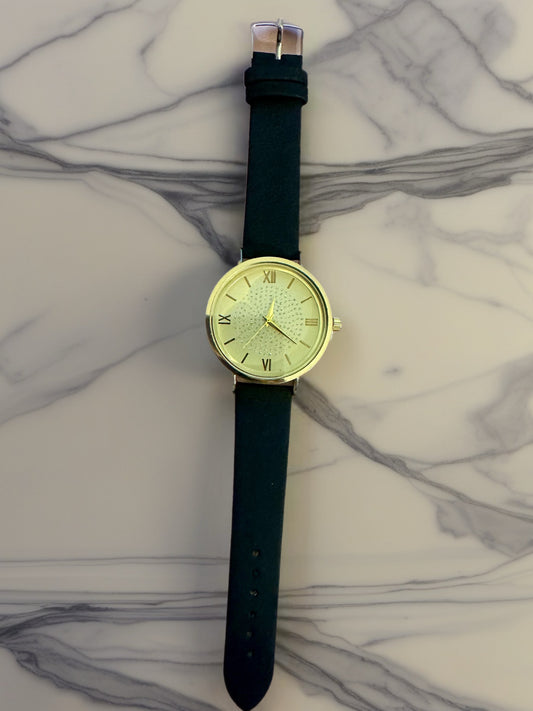 Classic Noir Timepiece